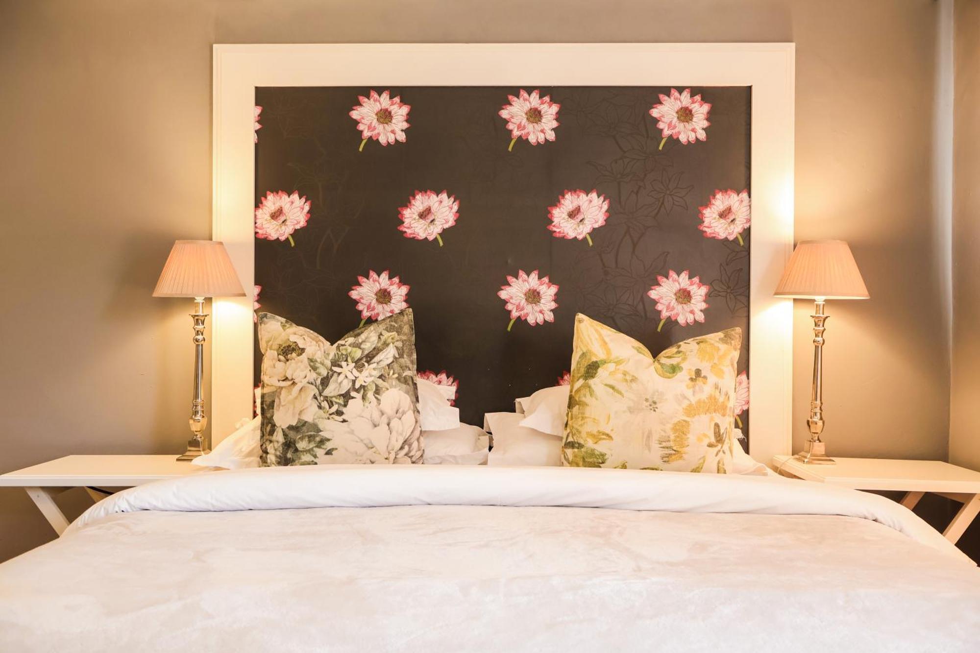 Upper House Guesthouse คลาเรนส์ ภายนอก รูปภาพ