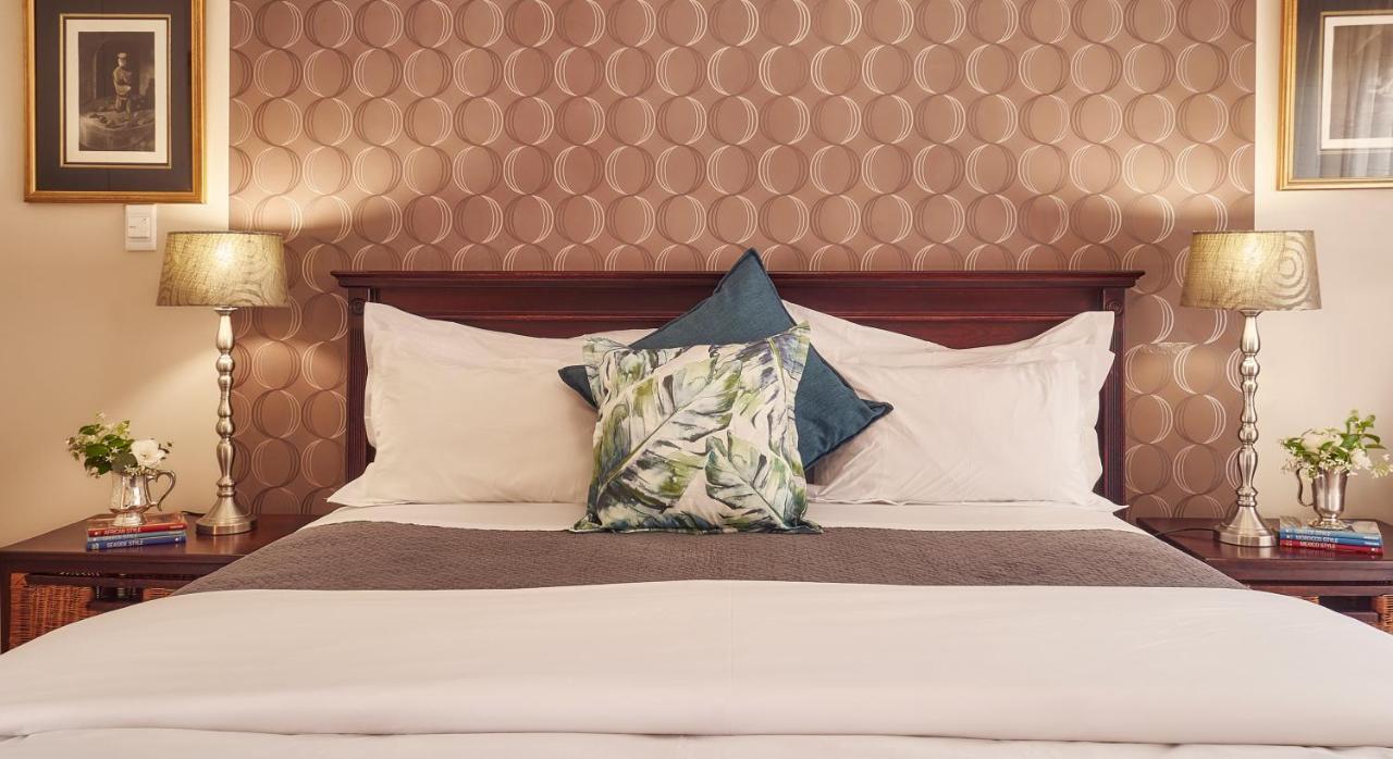 Upper House Guesthouse คลาเรนส์ ภายนอก รูปภาพ